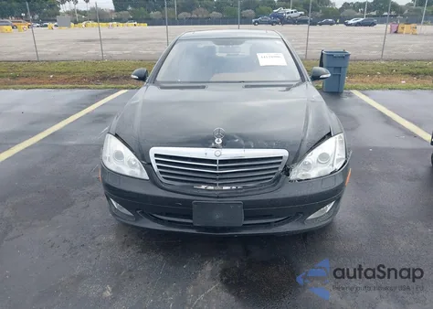 2007 Mercedes-Benz S 550 4Matic z USA, uszkodzony, nr VIN WDDNG86X07A100694